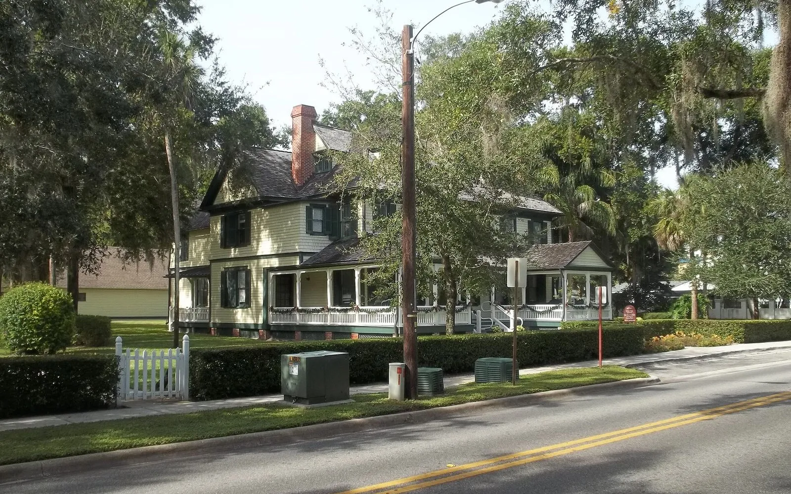 Winter Park: Two Sides of the Tracks