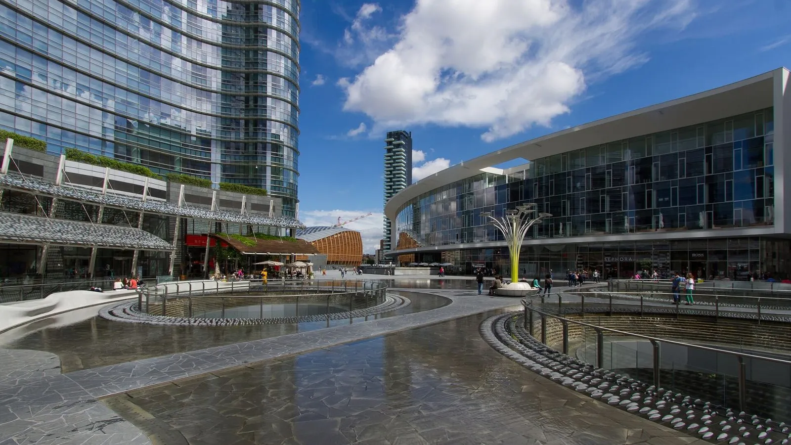Piazza Gae Aulenti