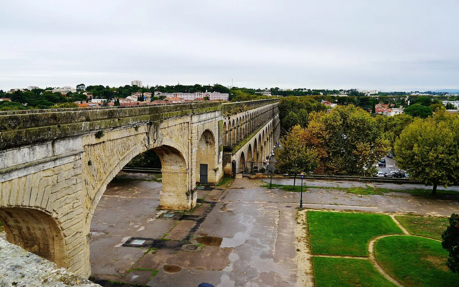 Le Peyrou et l'aqueduc des Arceaux