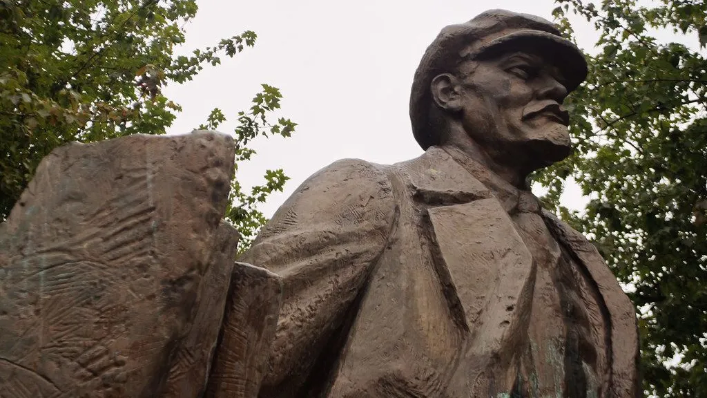 Statue of Lenin