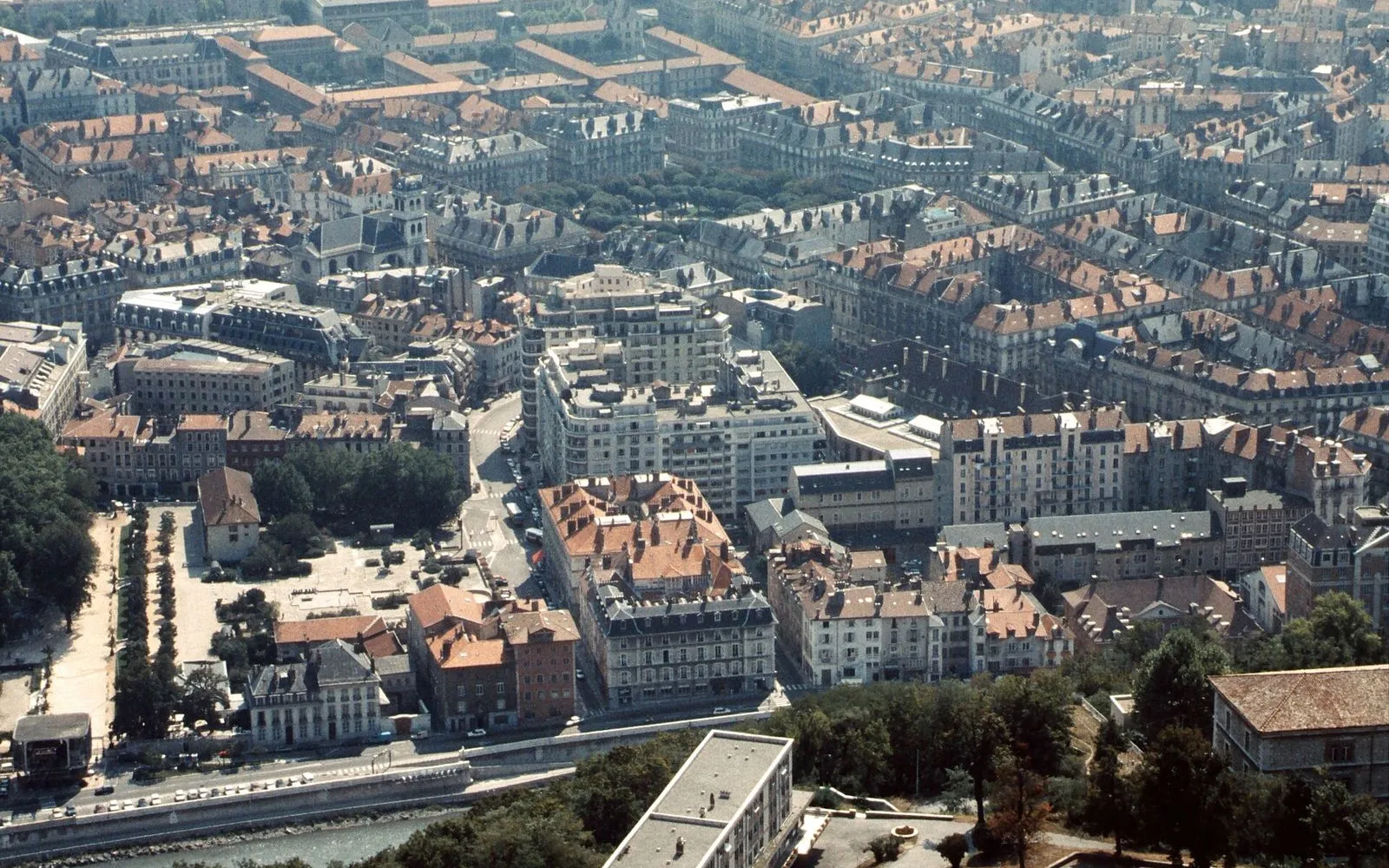 The Bastille and Saint-Laurent