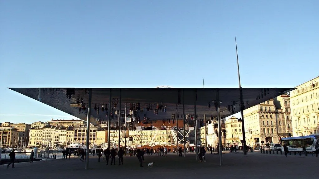 Ombrière du Vieux-Port