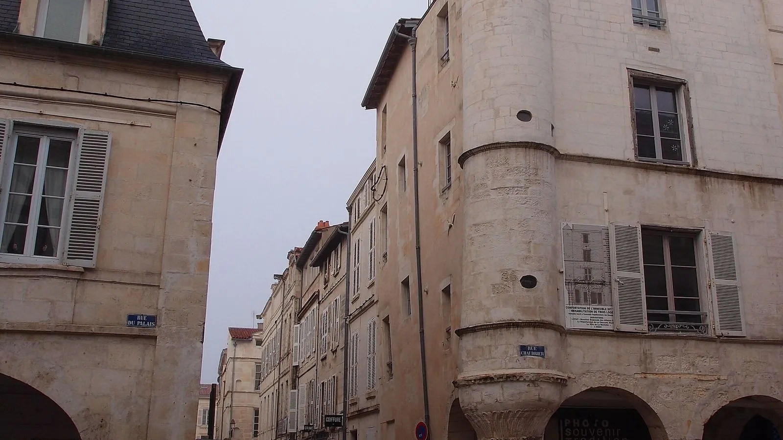 Rue du Palais