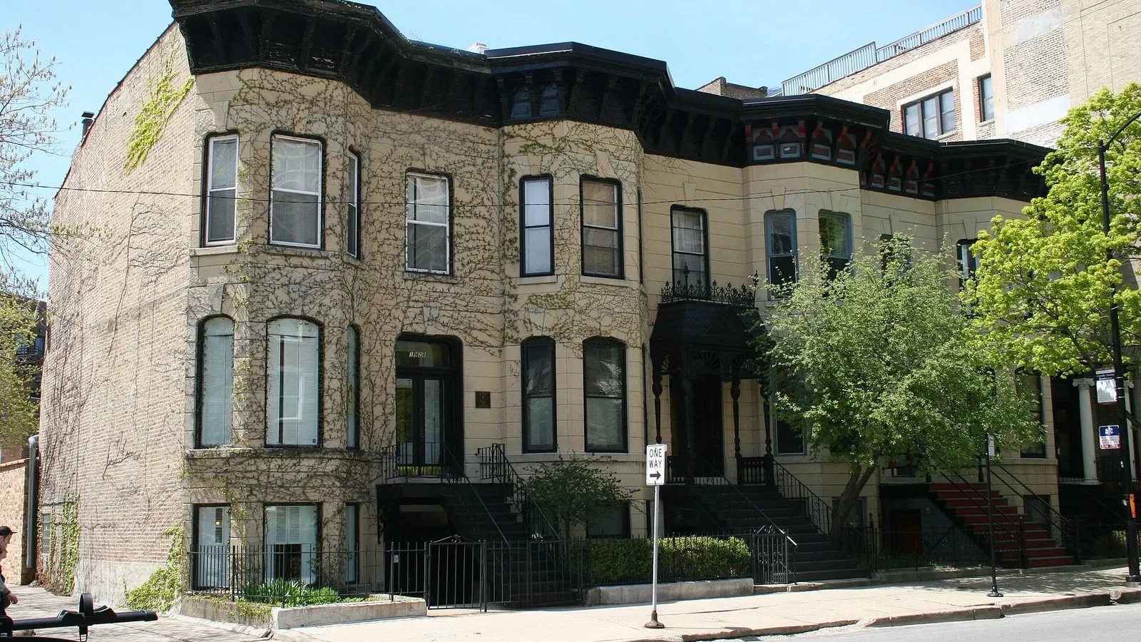 Old Town Triangle Historic District