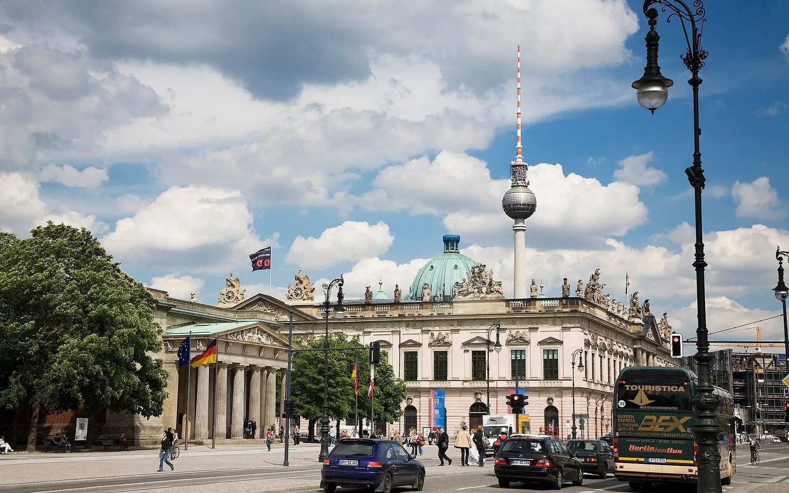 Berlin's Imperial Spine: Unter den Linden to Museum Island