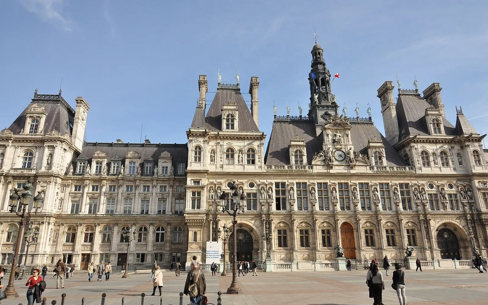Le Marais: The Paris Haussmann Never Touched