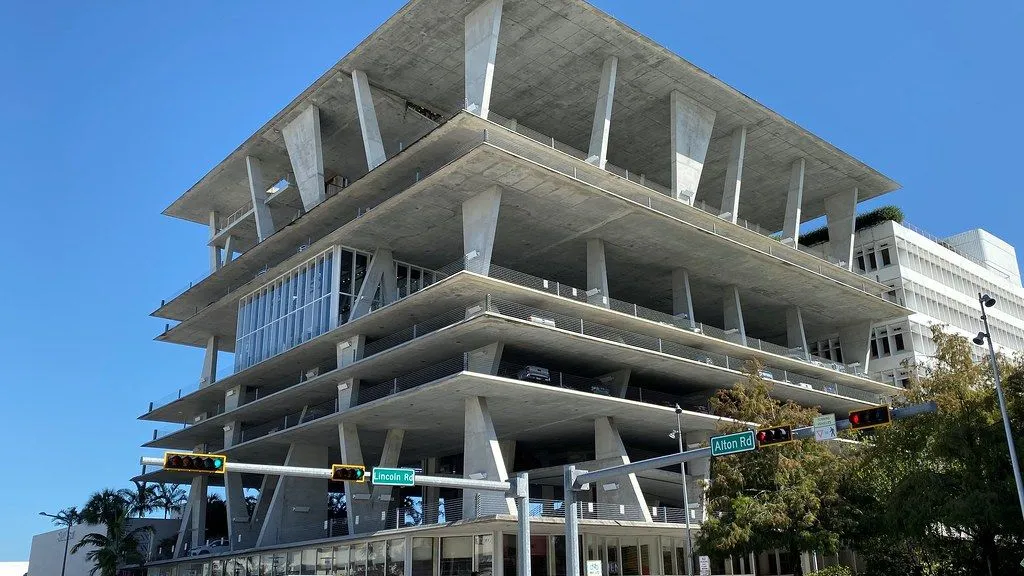 1111 Lincoln Road