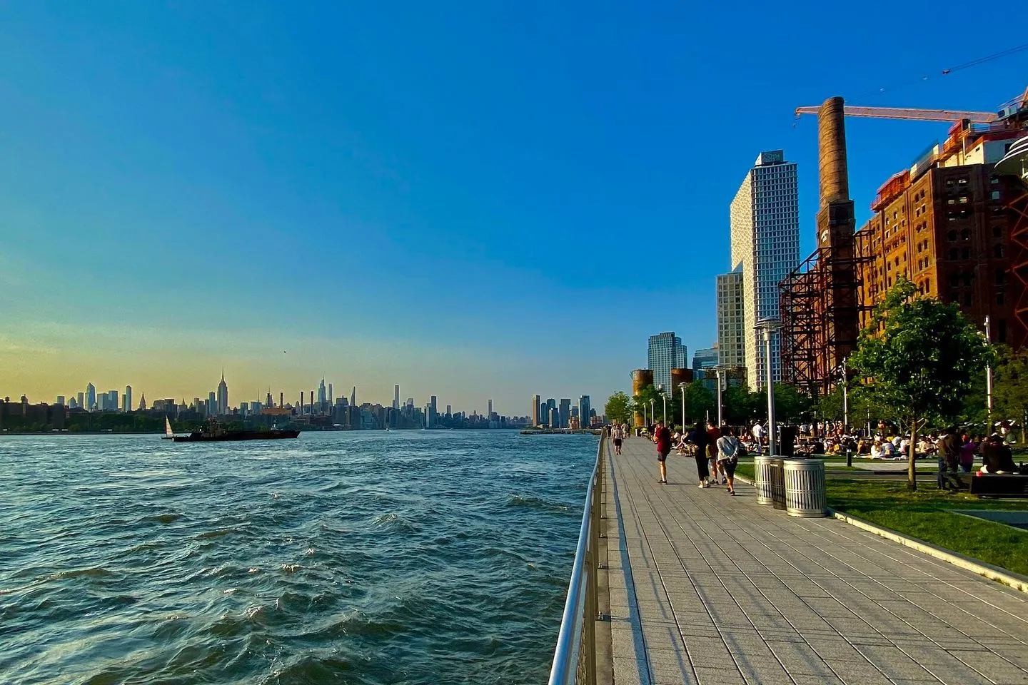 Williamsburg: Brooklyn's Creative Coast