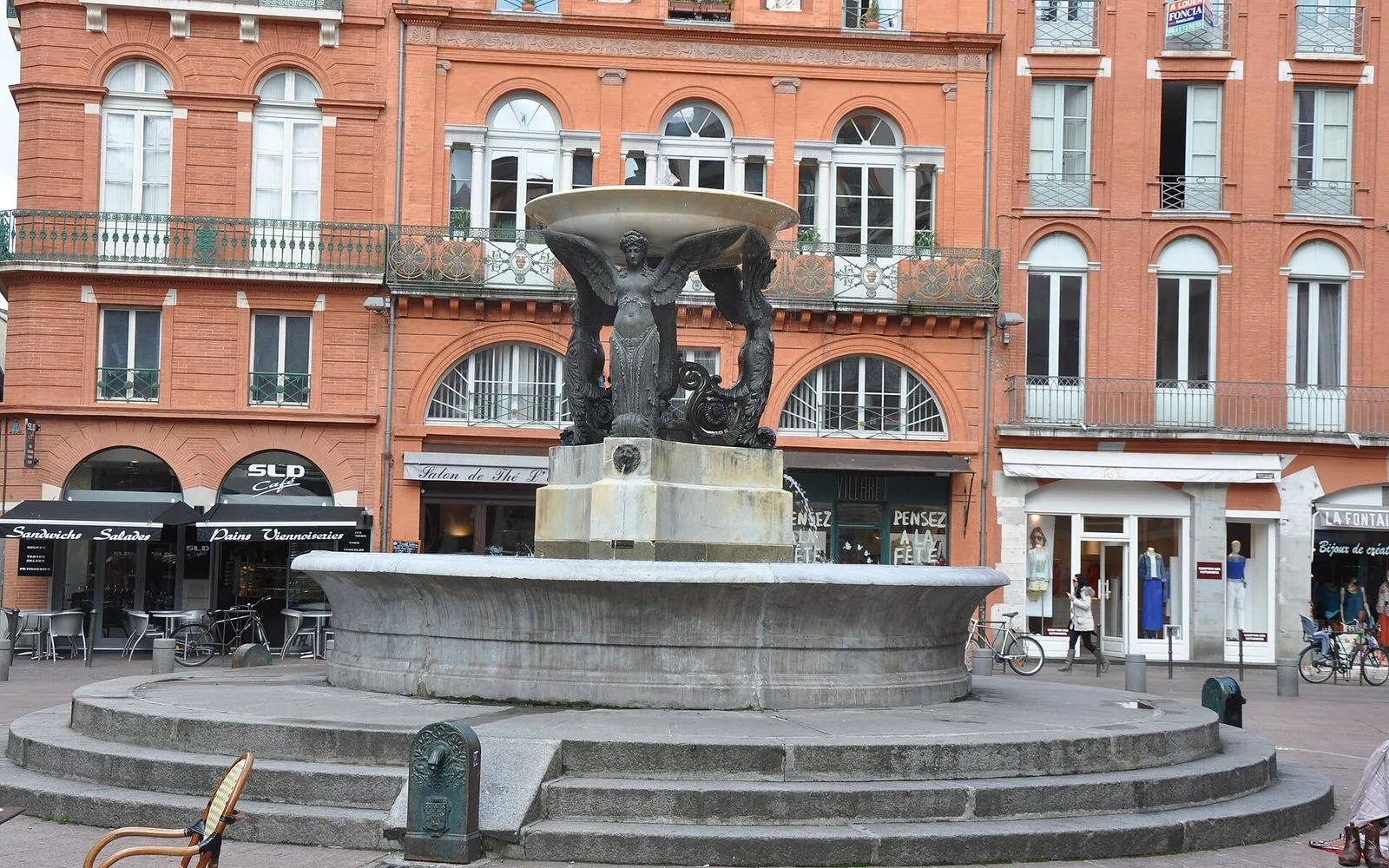 Les Carmes