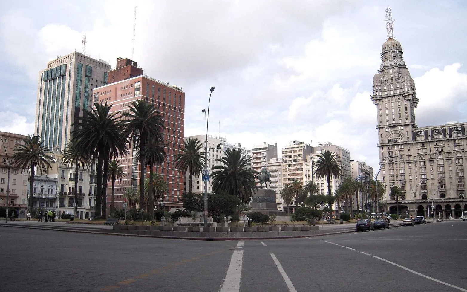 From the Citadel Gate to the Port Market