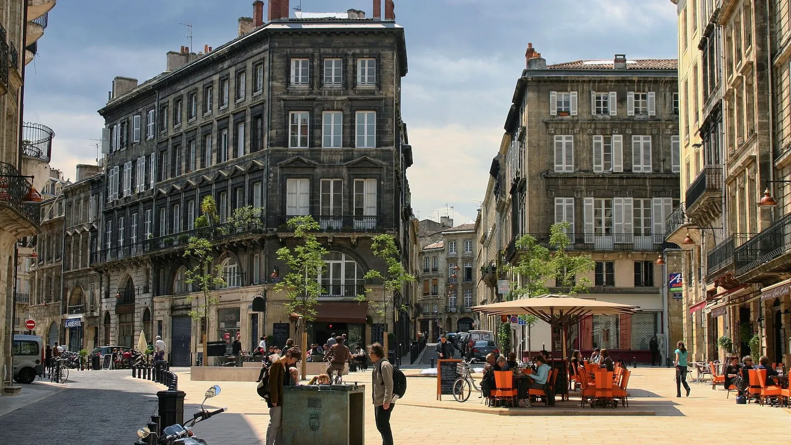 Place du Palais